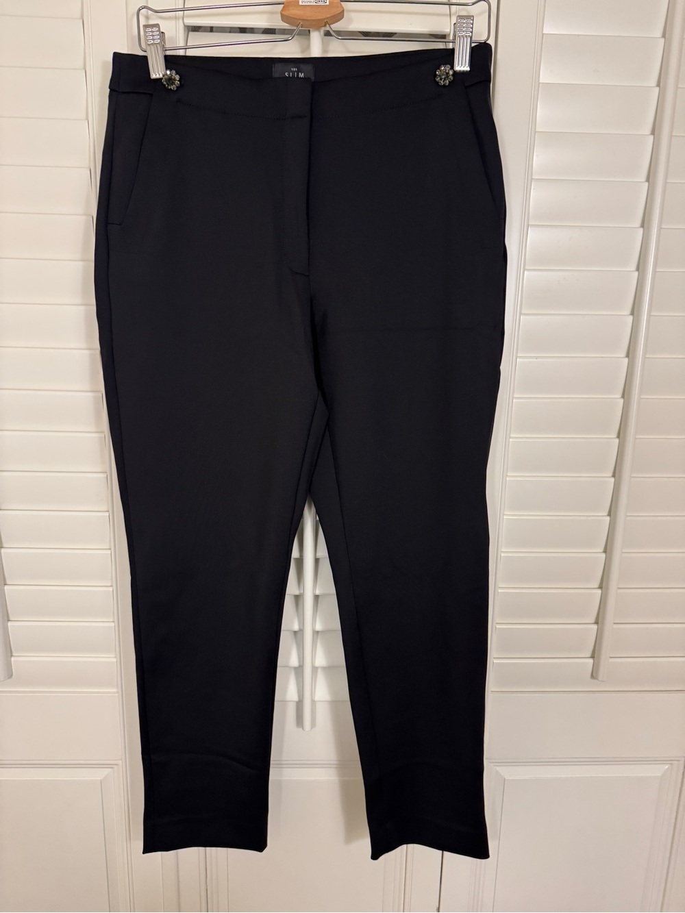 White House/Black Market Elle Slim Ankle Pant size 6 curvy